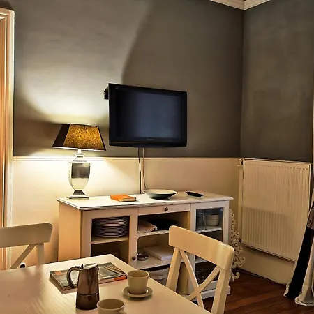 Apartment Rue Quentin-bauchart - 8 Paris